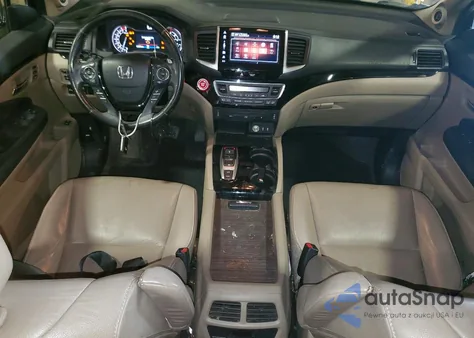 2017 Honda Pilot Touring z USA, uszkodzony, nr VIN 5FNYF6H93HB013099